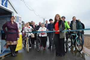 cycling-on-the-prom